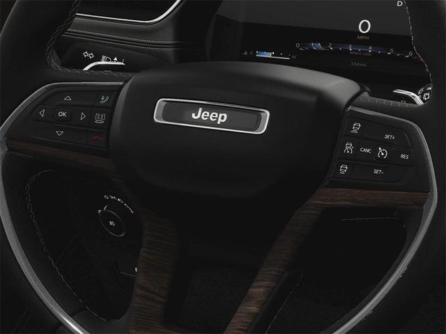 Photo of 2025 Metallic Jeep Grand Cherokee