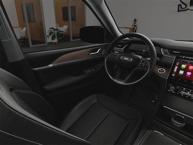 Photo of 2025 Metallic Jeep Grand Cherokee