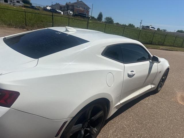 Photo of 2018 Summit White Chevrolet Camaro