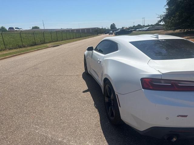 Photo of 2018 Summit White Chevrolet Camaro
