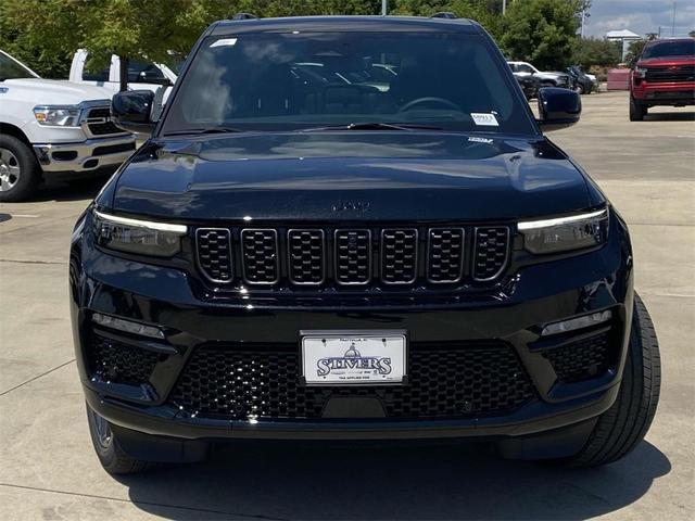 Photo of 2025 Diamond Black Jeep Grand Cherokee