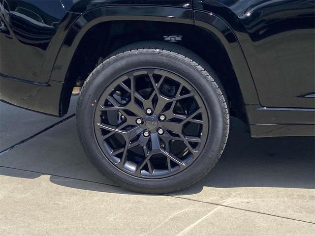 Photo of 2025 Diamond Black Jeep Grand Cherokee