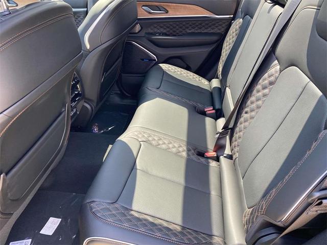 Photo of 2025 Diamond Black Jeep Grand Cherokee