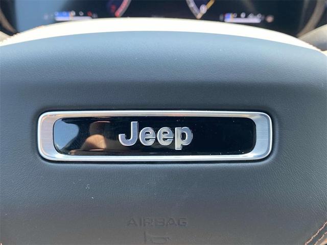 Photo of 2025 Diamond Black Jeep Grand Cherokee