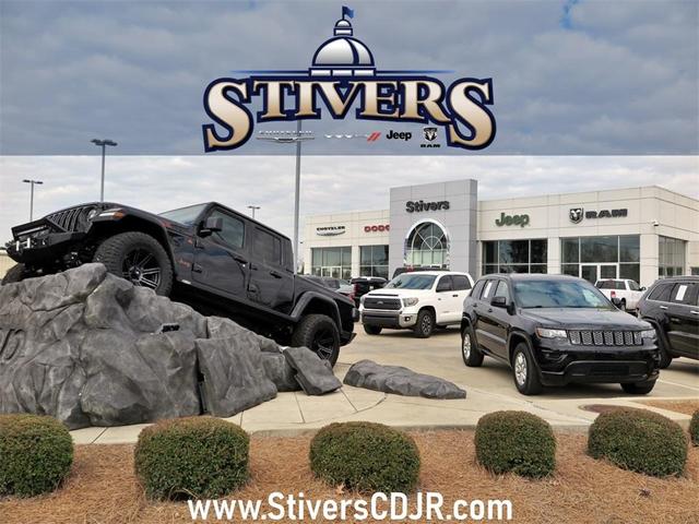 Photo of 2025 Metallic Jeep Grand Cherokee L