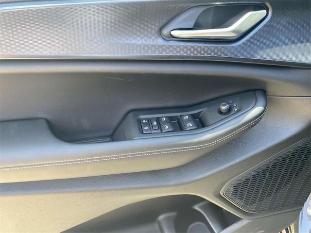Photo of 2025 Metallic Jeep Grand Cherokee L