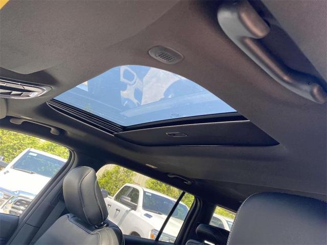 Photo of 2025 Metallic Jeep Grand Cherokee L