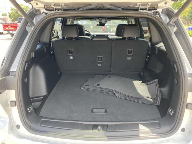 Photo of 2025 Silver Zynith Jeep Grand Cherokee