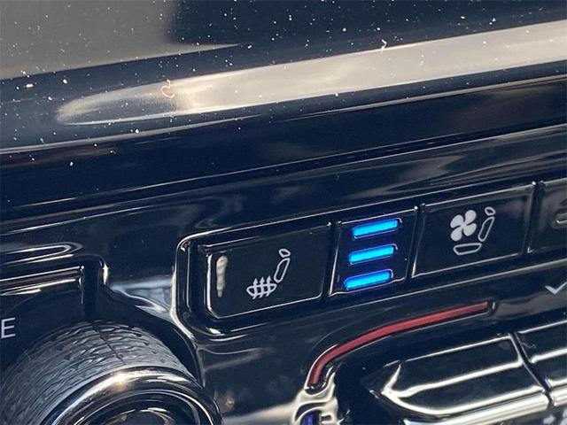 Photo of 2025 Silver Zynith Jeep Grand Cherokee