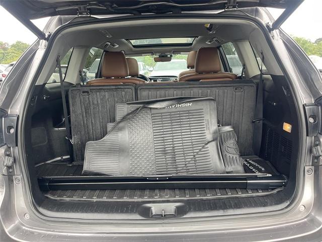 Photo of 2019 Gray Toyota Highlander