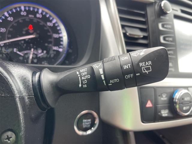 Photo of 2019 Gray Toyota Highlander