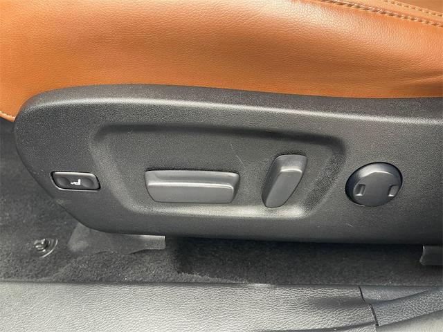 Photo of 2019 Gray Toyota Highlander