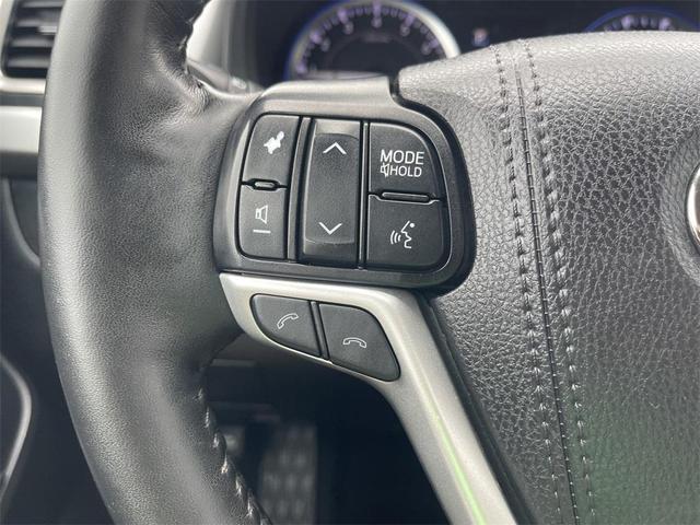 Photo of 2019 Gray Toyota Highlander