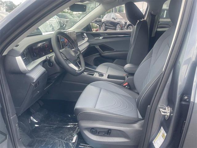 Photo of 2025 Platinum Gray Volkswagen Tiguan