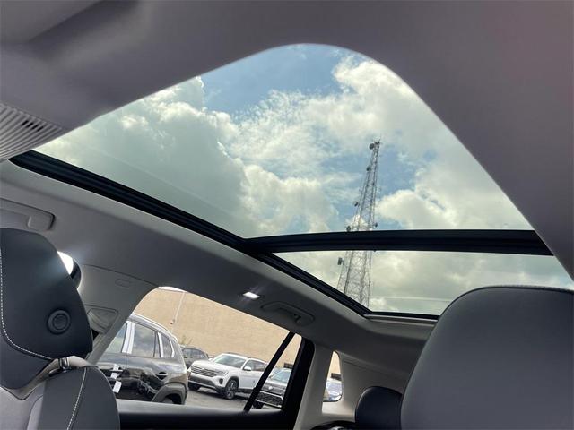 Photo of 2025 Platinum Gray Volkswagen Tiguan