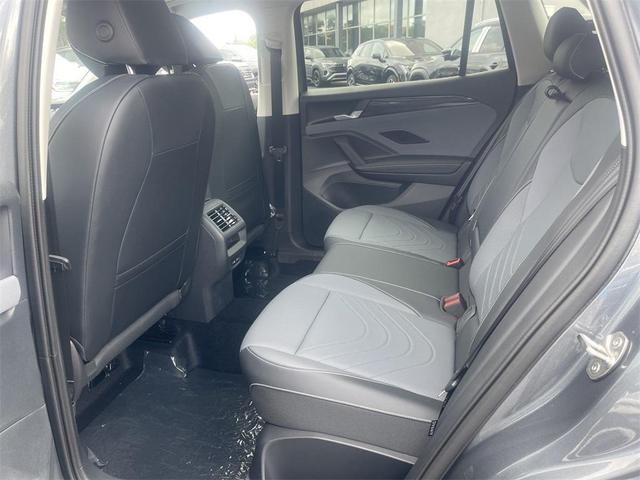 Photo of 2025 Platinum Gray Volkswagen Tiguan