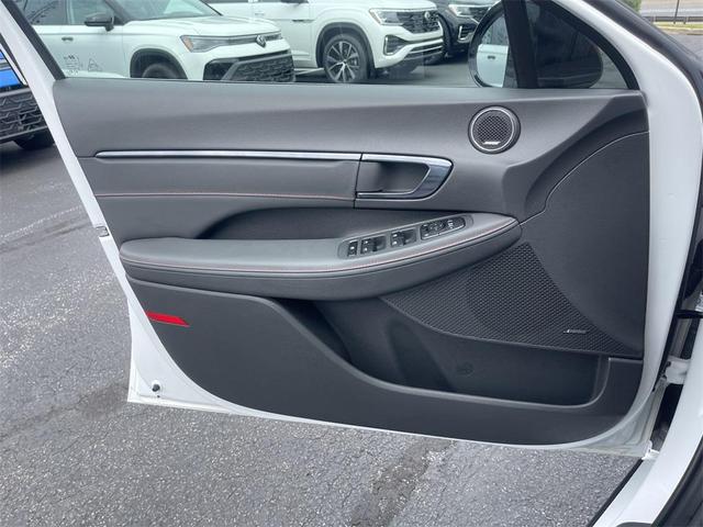 Photo of 2022 Quartz White Hyundai SONATA