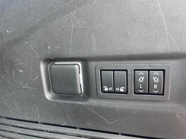 Photo of 2023 Titanium Rush Metallic GMC Yukon XL