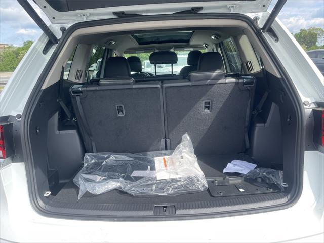 Photo of 2025 Pure White Volkswagen Atlas