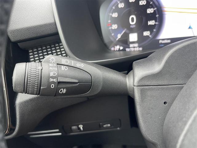 Photo of 2022 Gray Volvo XC40