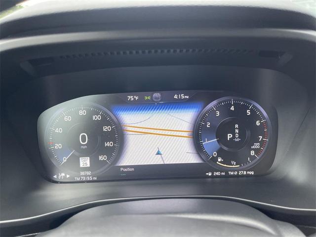 Photo of 2022 Gray Volvo XC40