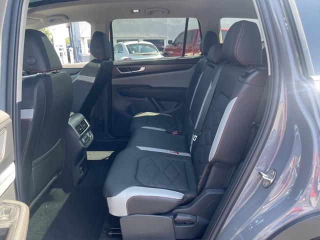 Photo of 2025 Gray / Black Volkswagen Atlas