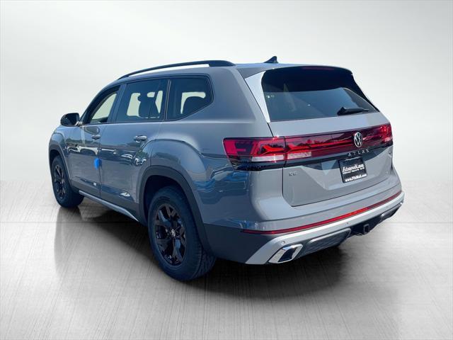 Photo of 2025 Gray / Black Volkswagen Atlas