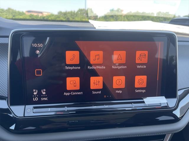 Photo of 2025 Gray / Black Volkswagen Atlas