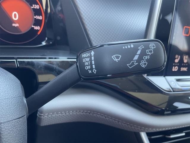 Photo of 2025 Gray / Black Volkswagen Atlas