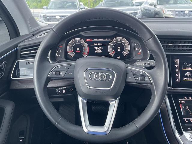 Photo of 2023 Navarra Blue Metallic Audi Q7