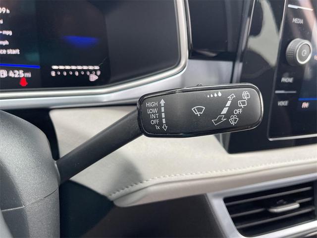 Photo of 2025 Platinum Gray Metallic Volkswagen Taos