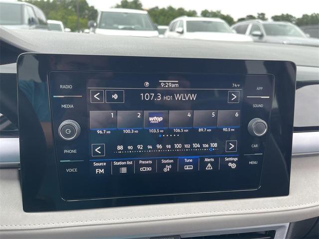 Photo of 2025 Platinum Gray Metallic Volkswagen Taos