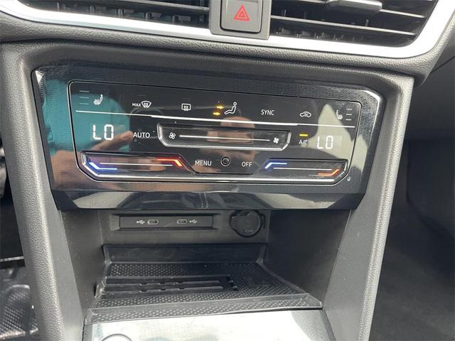 Photo of 2025 Platinum Gray Metallic Volkswagen Taos