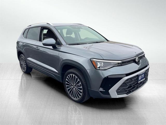 Photo of 2025 Platinum Gray Metallic Volkswagen Taos