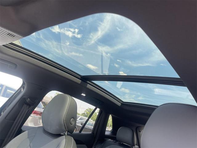 Photo of 2025 Deep Black Volkswagen Tiguan