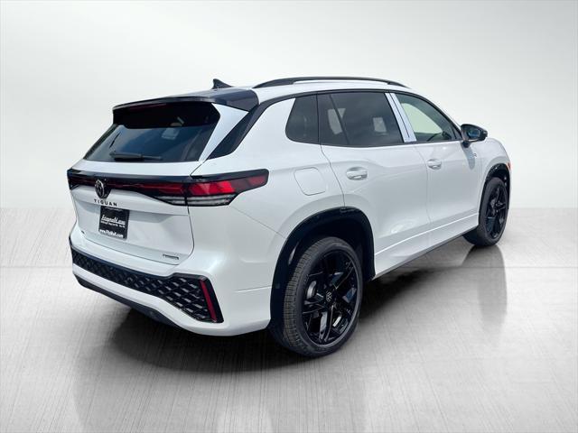 Photo of 2025 Pearl White Volkswagen Tiguan