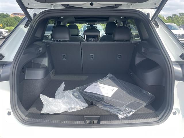 Photo of 2025 Pearl White Volkswagen Tiguan