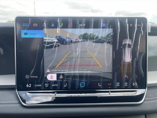 Photo of 2025 Pearl White Volkswagen Tiguan