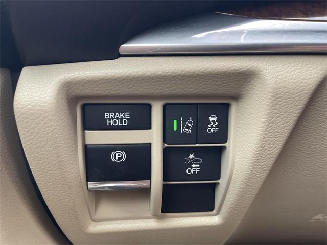 Photo of 2018 Crystal Black Acura MDX