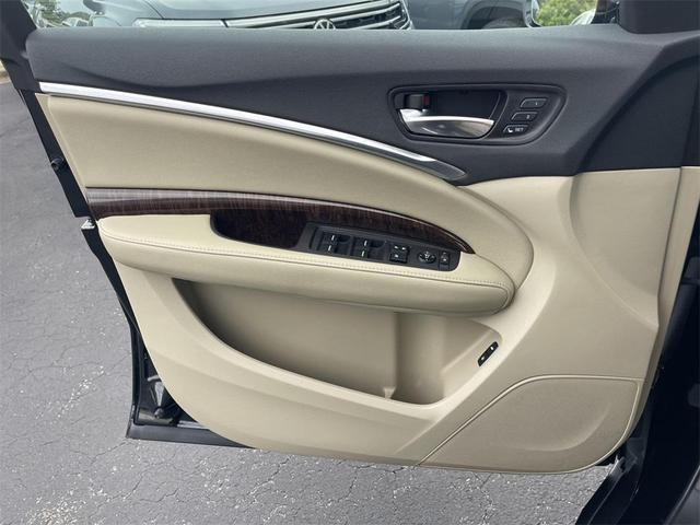 Photo of 2018 Crystal Black Acura MDX