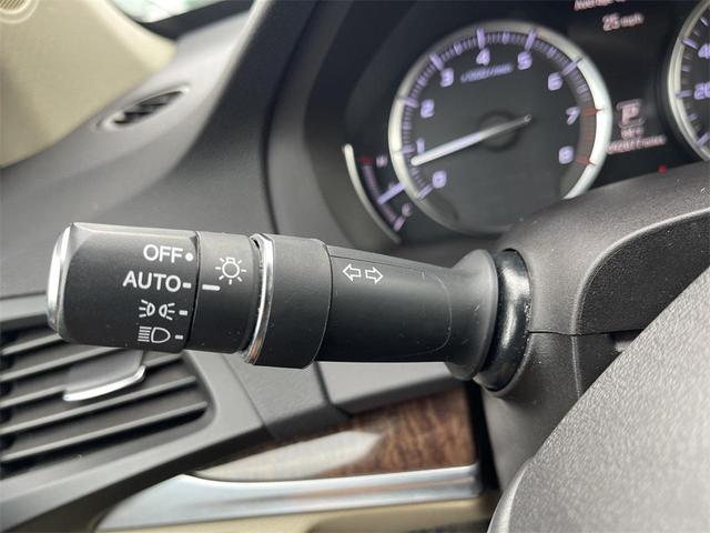 Photo of 2018 Crystal Black Acura MDX