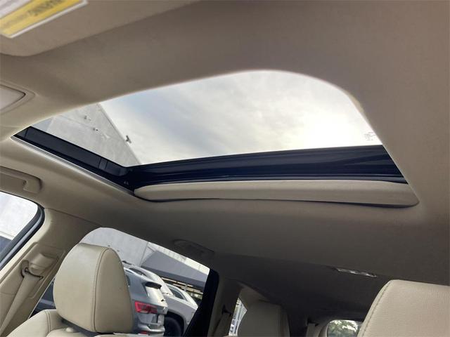 Photo of 2018 Crystal Black Acura MDX