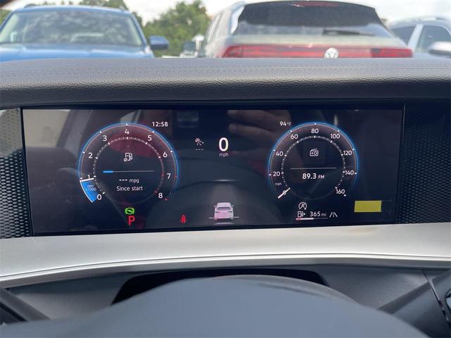 Photo of 2025 Pearl White Volkswagen Tiguan