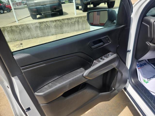 Photo of 2025 Summit White Chevrolet Colorado