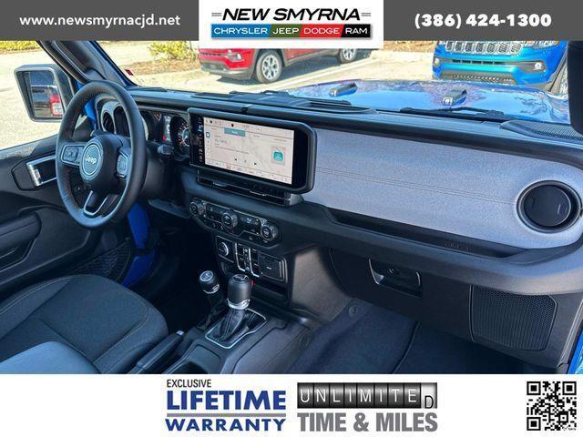 Photo of 2025 Hydro Blue Pearl Jeep Wrangler