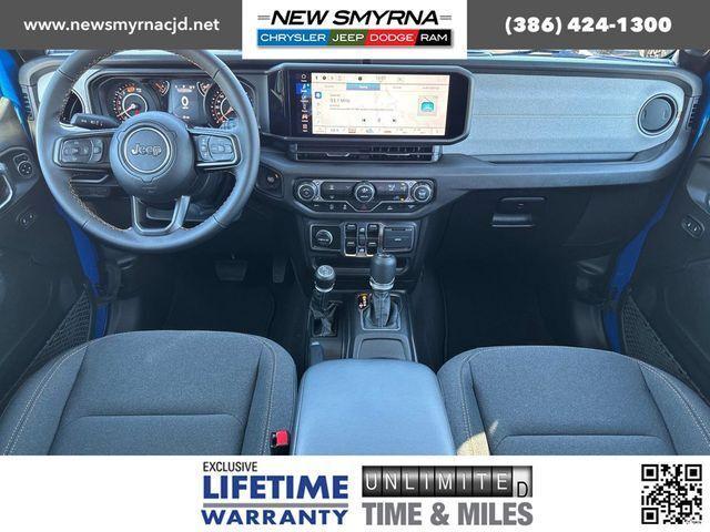 Photo of 2025 Hydro Blue Pearl Jeep Wrangler
