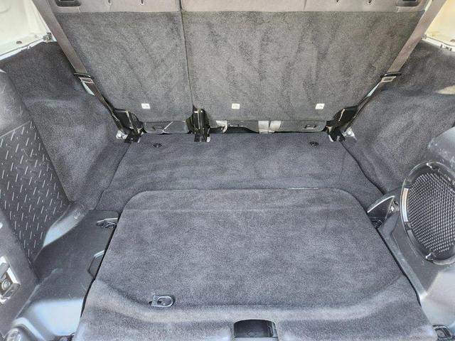 Photo of 2014 Bright White Clearcoat Jeep Wrangler Unlimited