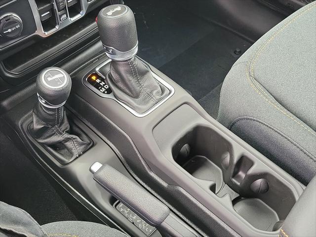 Photo of 2025 Black Clearcoat Jeep Wrangler