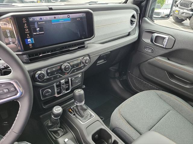 Photo of 2025 Black Clearcoat Jeep Wrangler