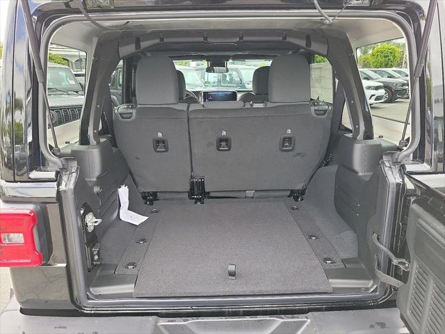 Photo of 2025 Black Clearcoat Jeep Wrangler